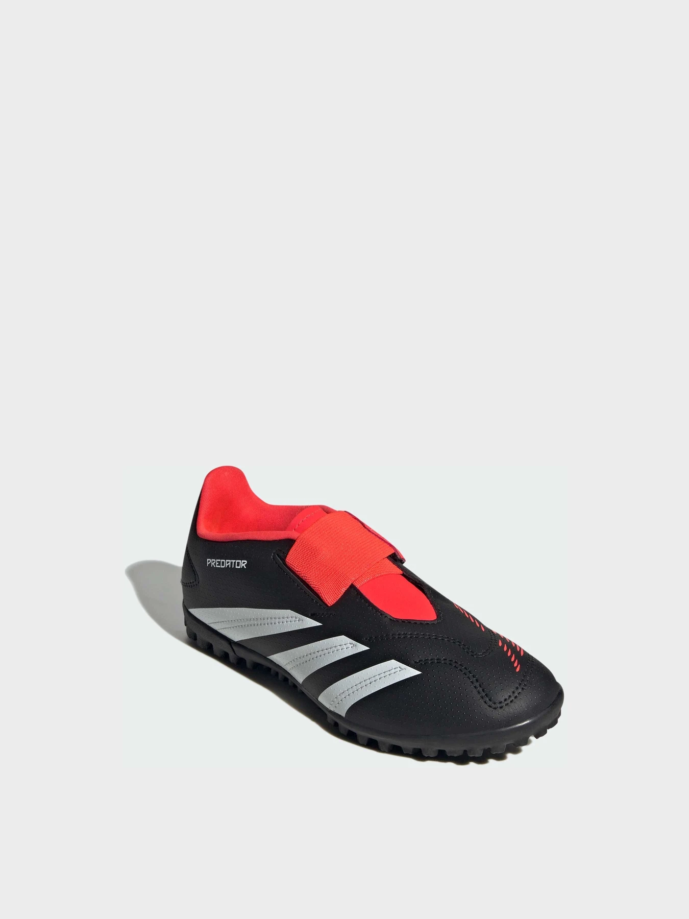 Кроссовки Adidas Predator модель IG5430 Кроссовки Adidas Predator модель IG5430 Фото