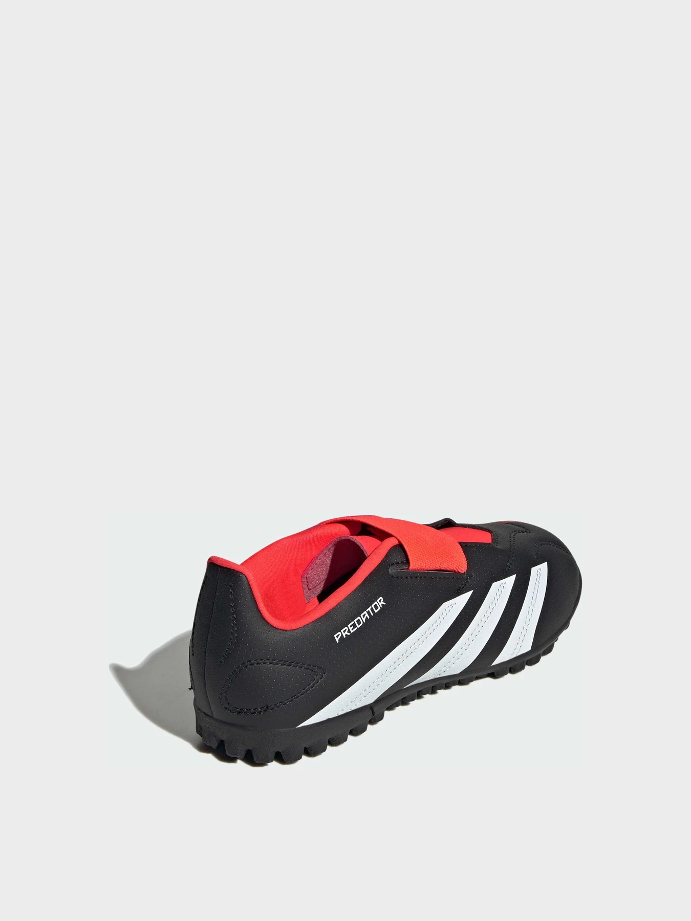 Кроссовки Adidas Predator модель IG5430 Кроссовки Adidas Predator модель IG5430 Фото