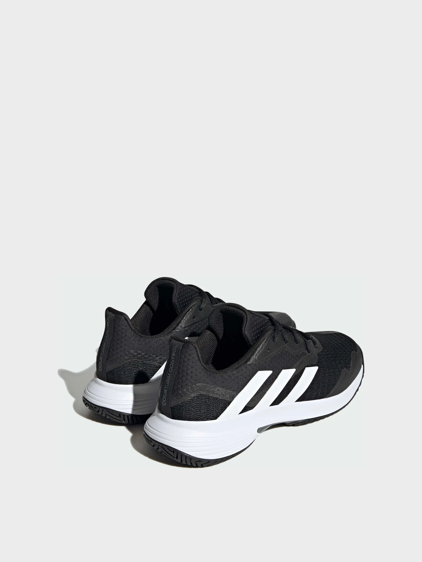 Кросівки Adidas модель ID1535 Фото