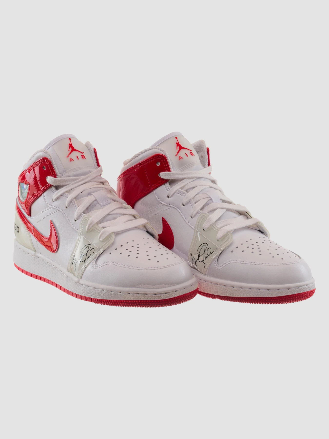 Кросівки Jordan 1 Mid Gs модель DR6496-116 Кросівки Jordan 1 Mid Gs модель DR6496-116 Фото