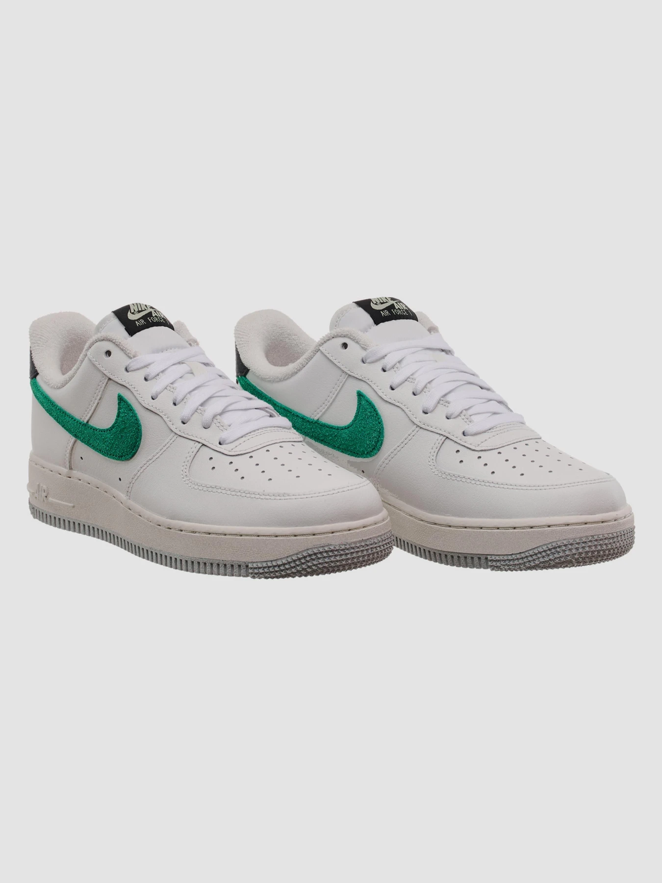 Кроссовки NIKE Air Force 1 07 модель DR8593-100 Кроссовки NIKE Air Force 1 07 модель DR8593-100 Фото