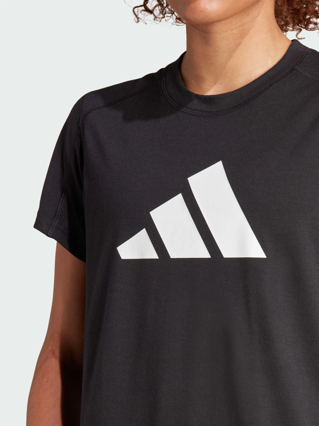 Футболки и поло Adidas модель IT0544 Футболки и поло Adidas модель IT0544 Фото