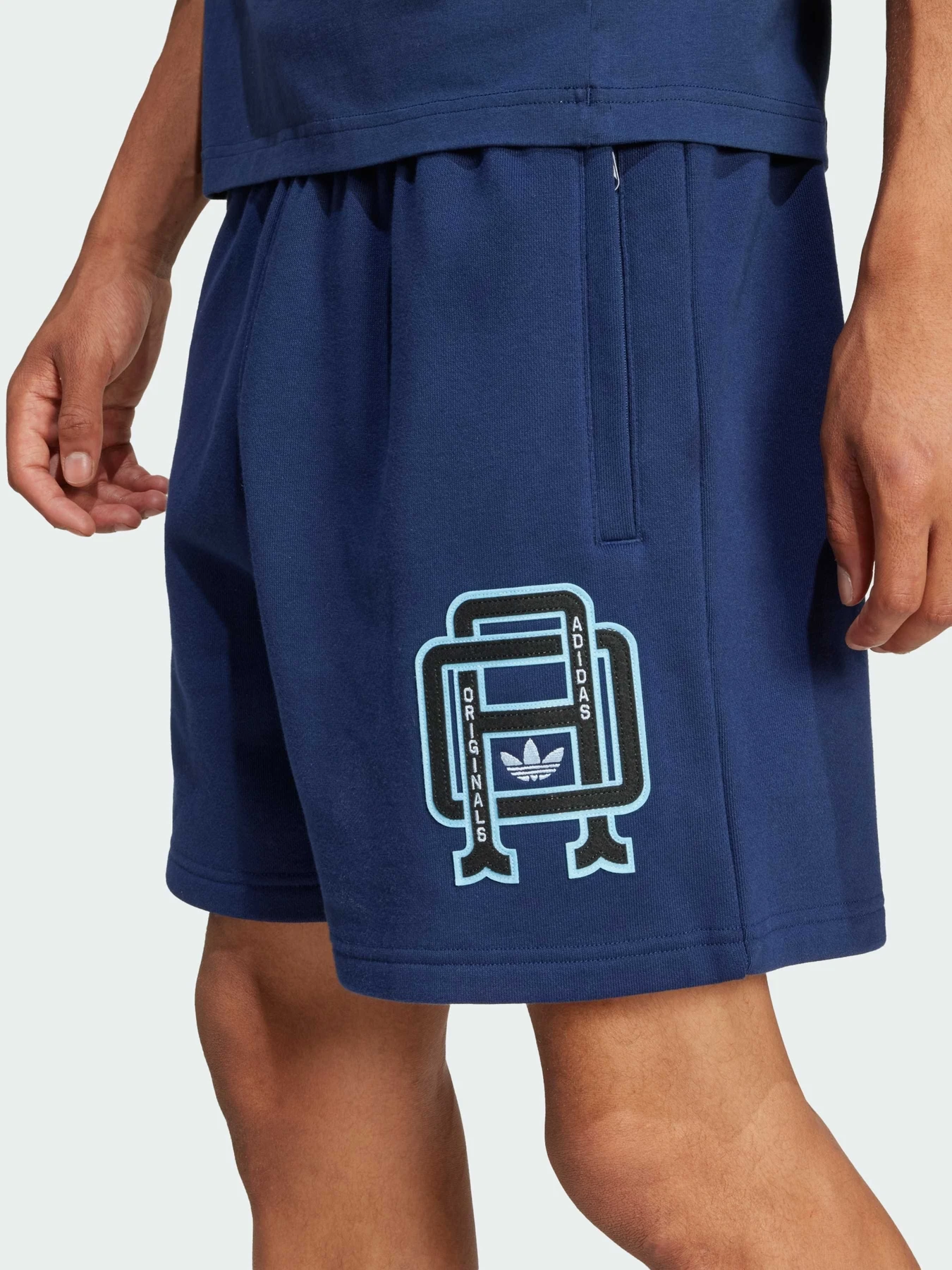 Шорты Adidas Graphics модель JD3336 Шорты Adidas Graphics модель JD3336 Фото