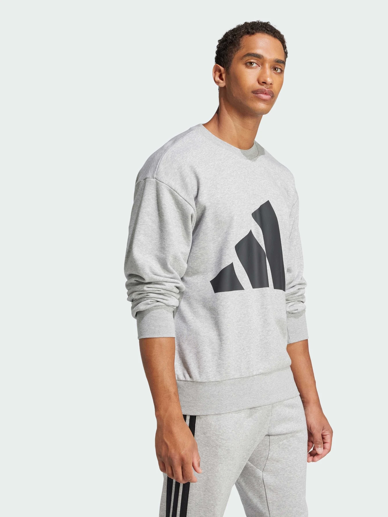 Худи и свитшоты Adidas модель JE8952 Фото