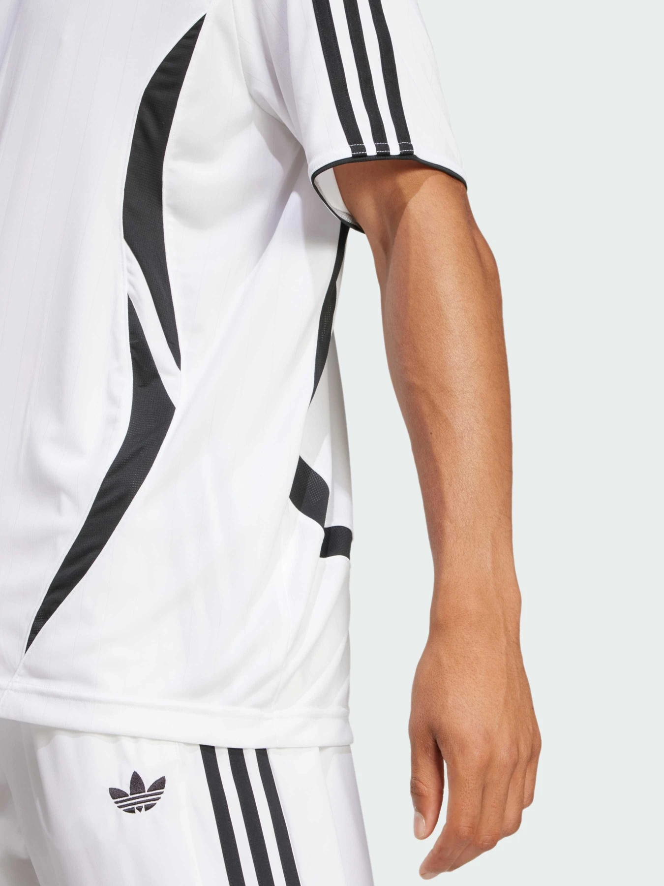 Футболки и поло Adidas Adicolor модель JP1113 Футболки и поло Adidas Adicolor модель JP1113 Фото