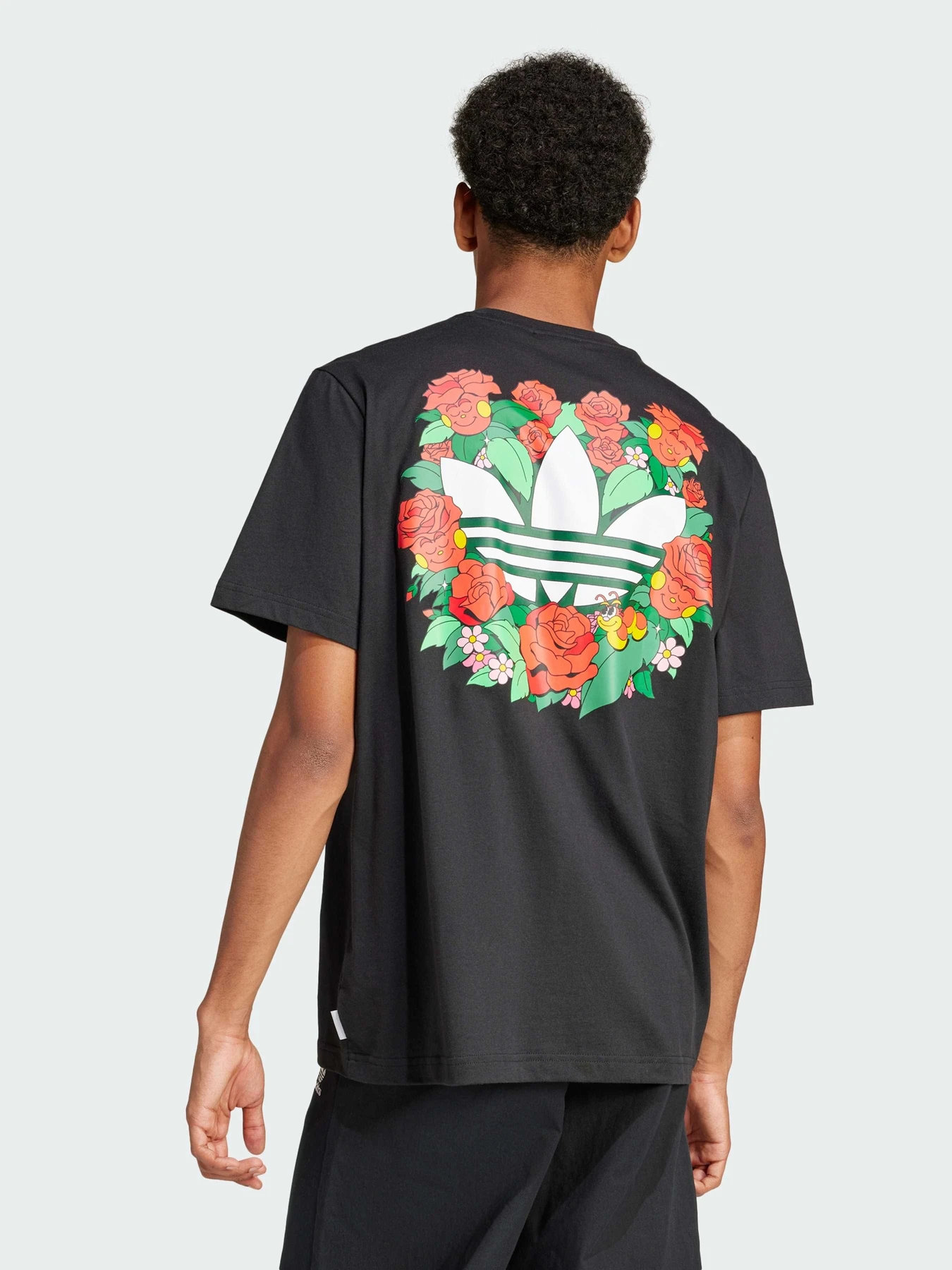 Футболки і поло Adidas Graphics модель JN7032 Футболки і поло Adidas Graphics модель JN7032 Фото