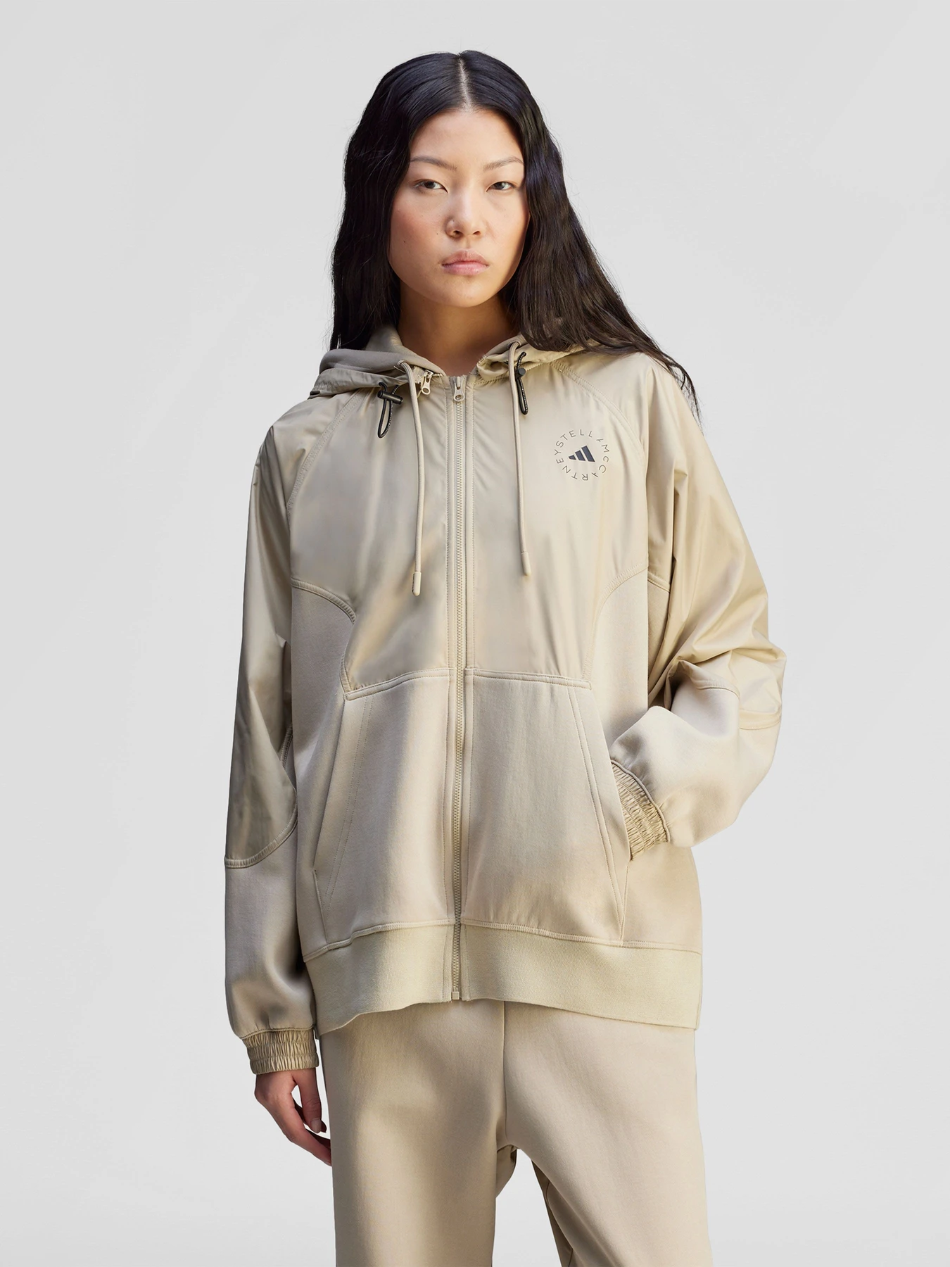 Худи и свитшоты Adidas модель JF8479 Худи и свитшоты Adidas модель JF8479 Фото