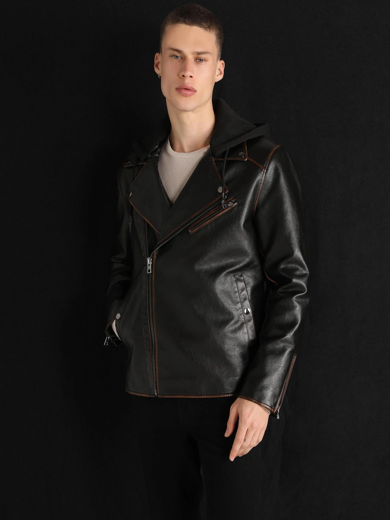 Куртки та дублянки Colin’s модель CL1060745_Q1.V1_BRW Фото