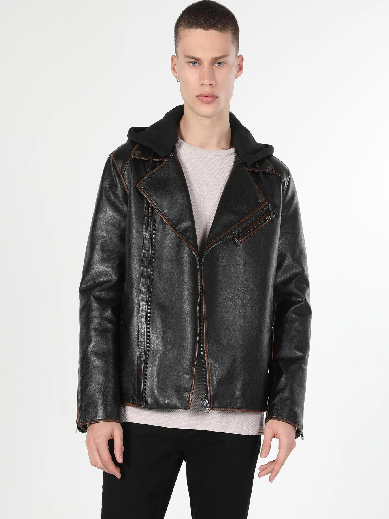 Куртки та дублянки Colin’s модель CL1060745_Q1.V1_BRW Фото