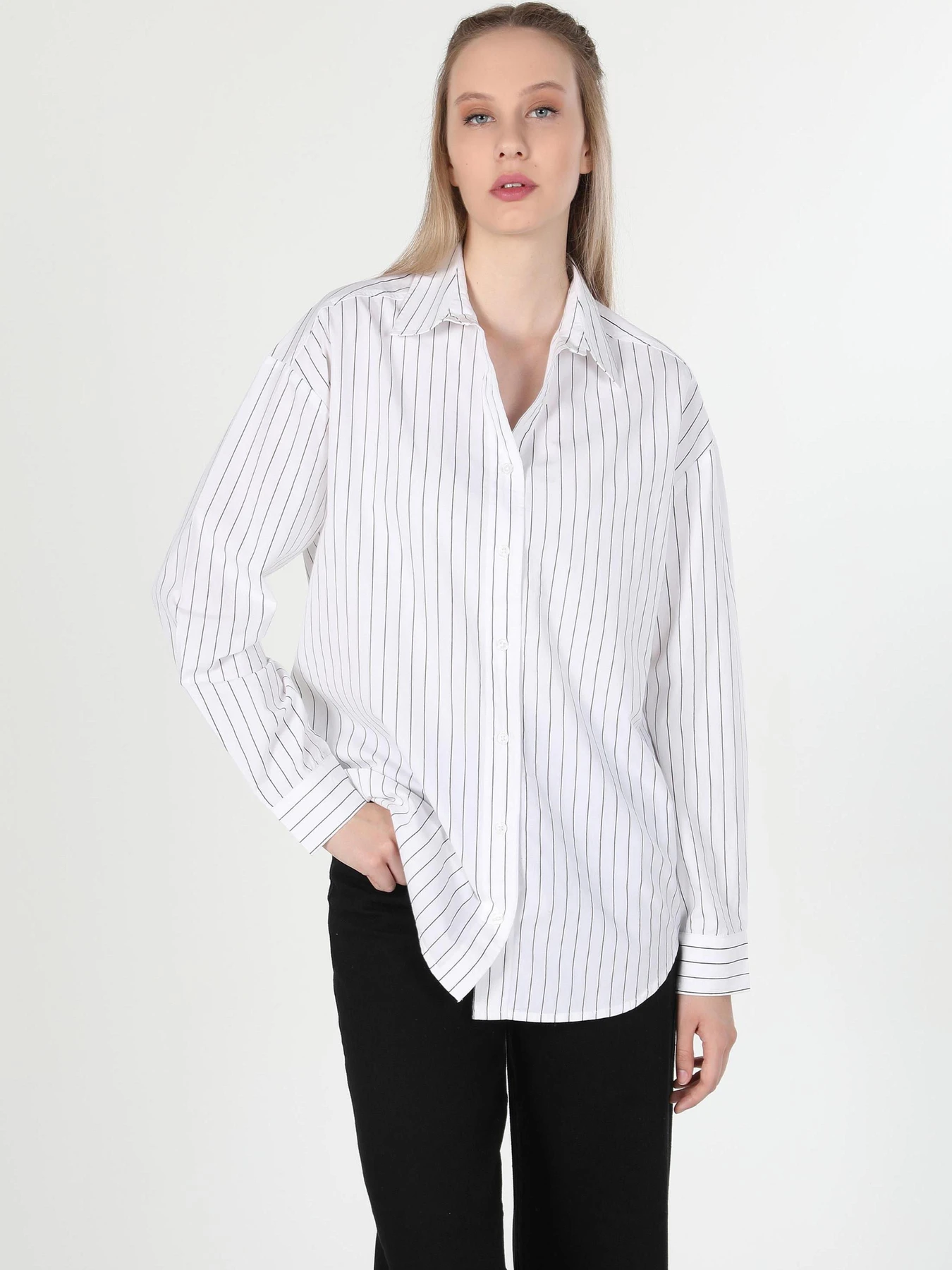 Сорочки Colin’s модель CL1060264_Q1.V1_WHT Фото