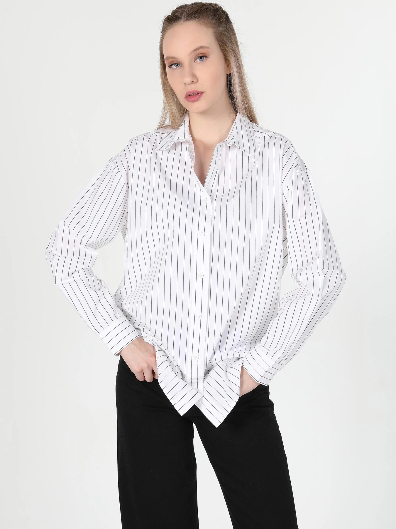 Сорочки Colin’s модель CL1060264_Q1.V1_WHT Фото