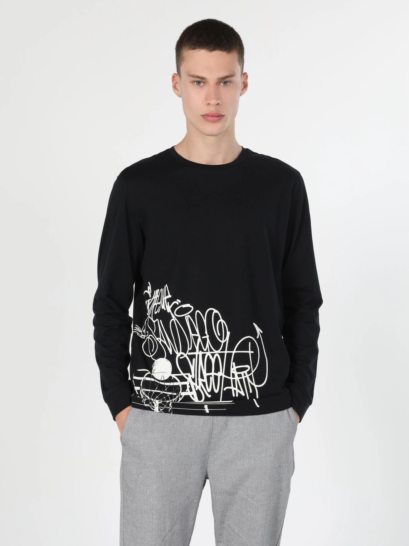 Худи и свитшоты Colin’s модель CL1059596_Q1.V1_BLK Фото