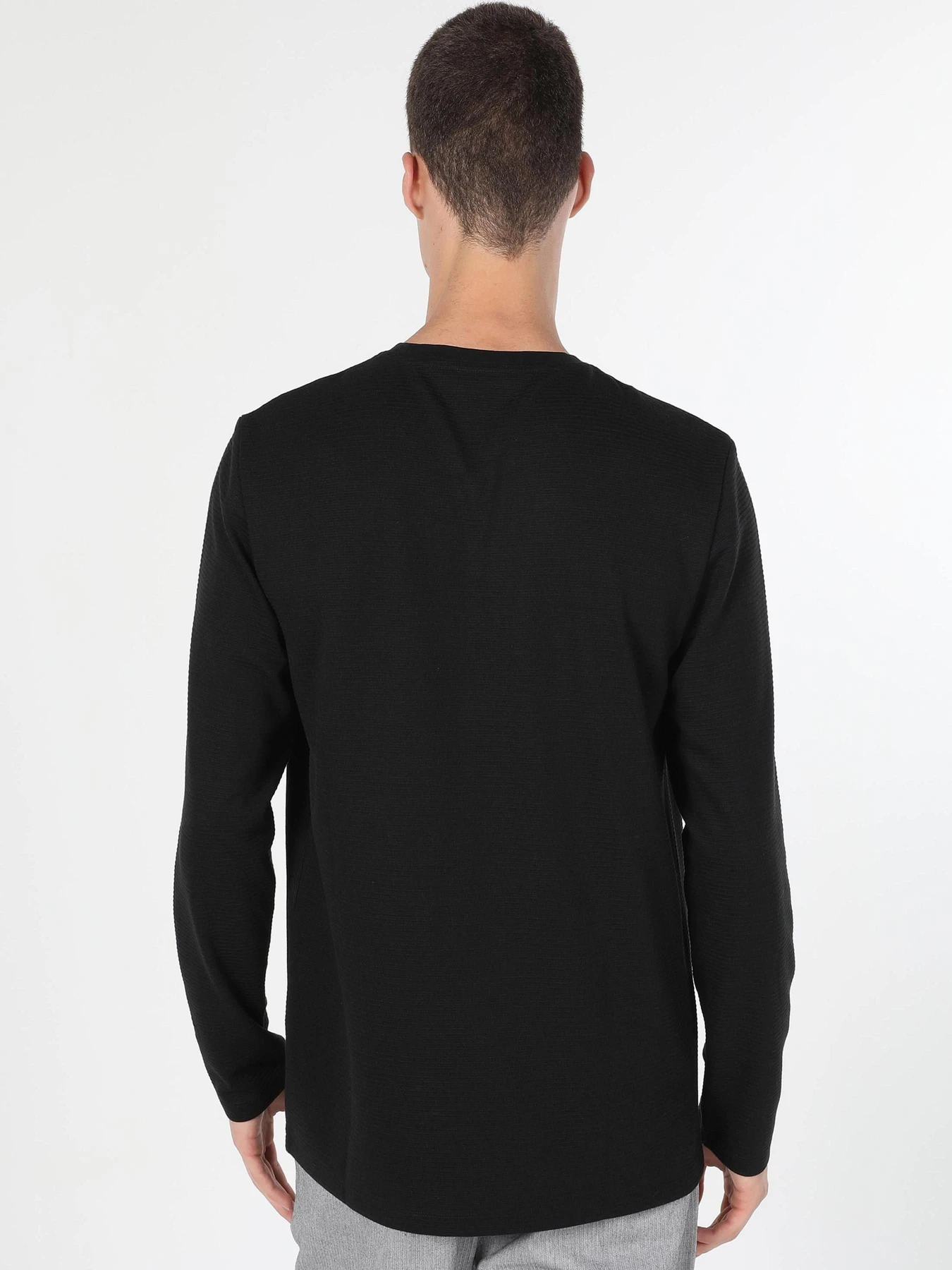 Худи и свитшоты Colin’s модель CL1060211_Q1.V1_BLK Фото