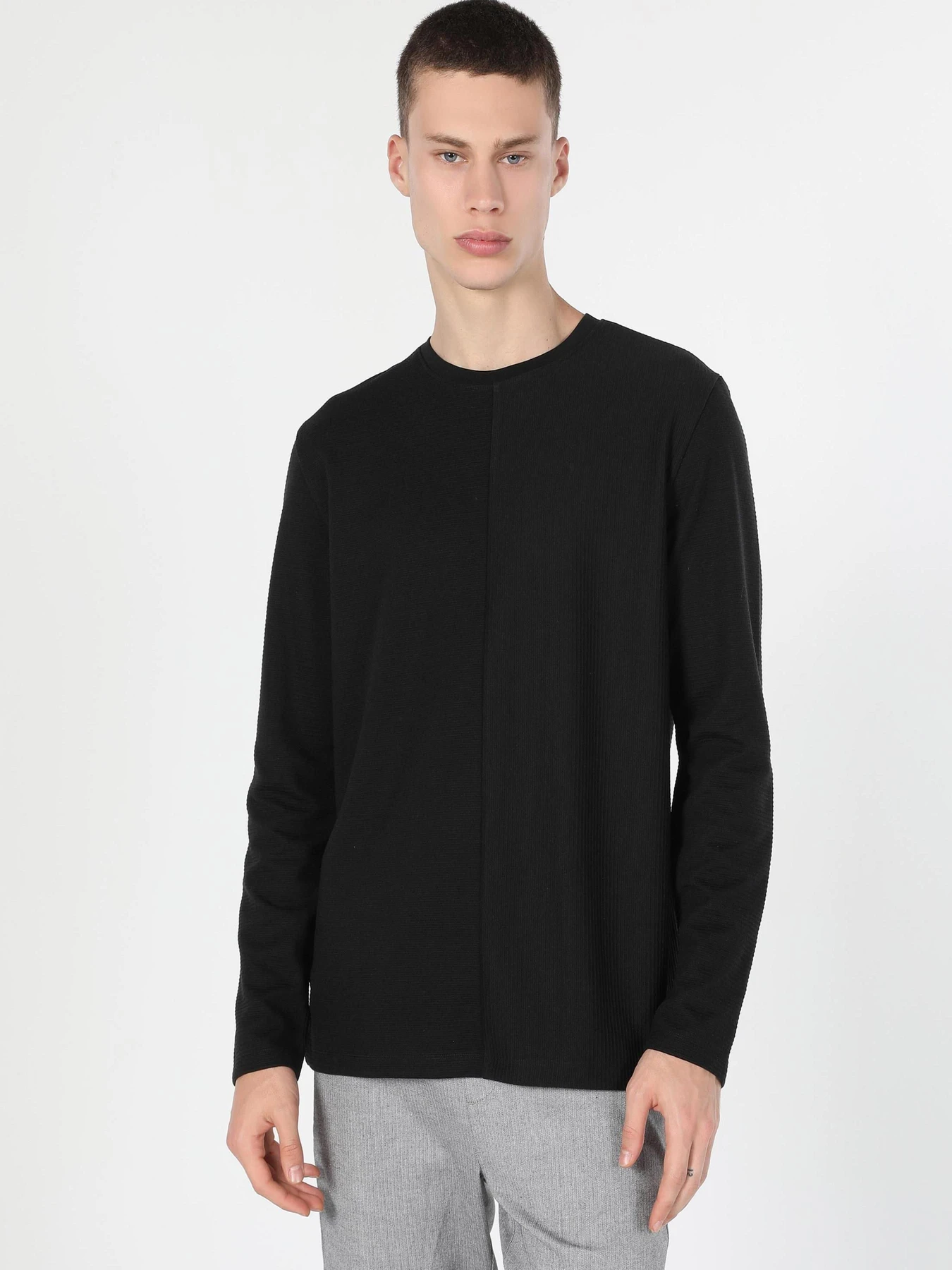 Худи и свитшоты Colin’s модель CL1060211_Q1.V1_BLK Фото