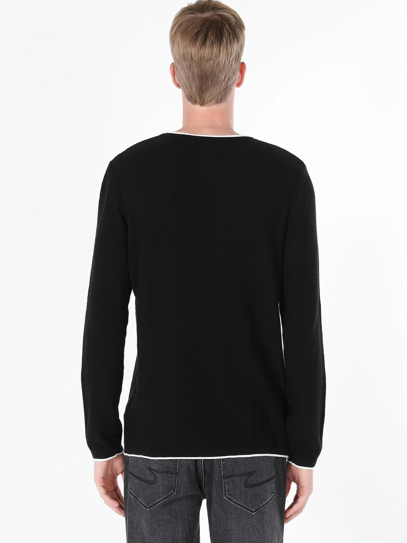 Худи и свитшоты Colin’s модель CL1056038_Q1.V1_BLK Фото