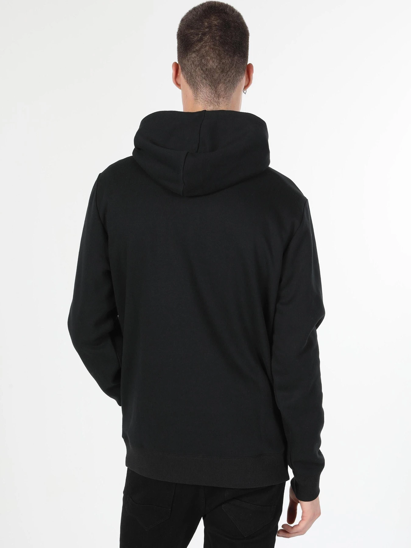 Худи и свитшоты Colin’s модель CL1057131_Q1.V1_BLK Фото
