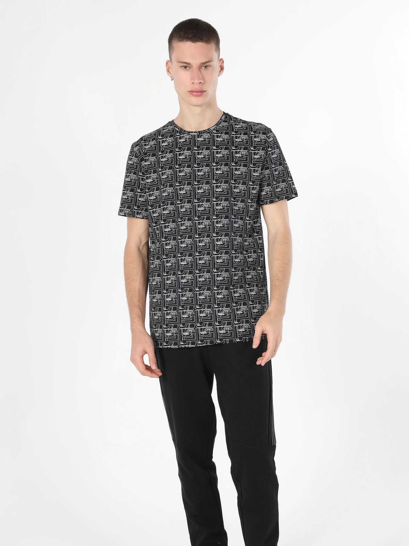 Футболки и поло Colin’s модель CL1059972_Q1.V1_BLK Фото