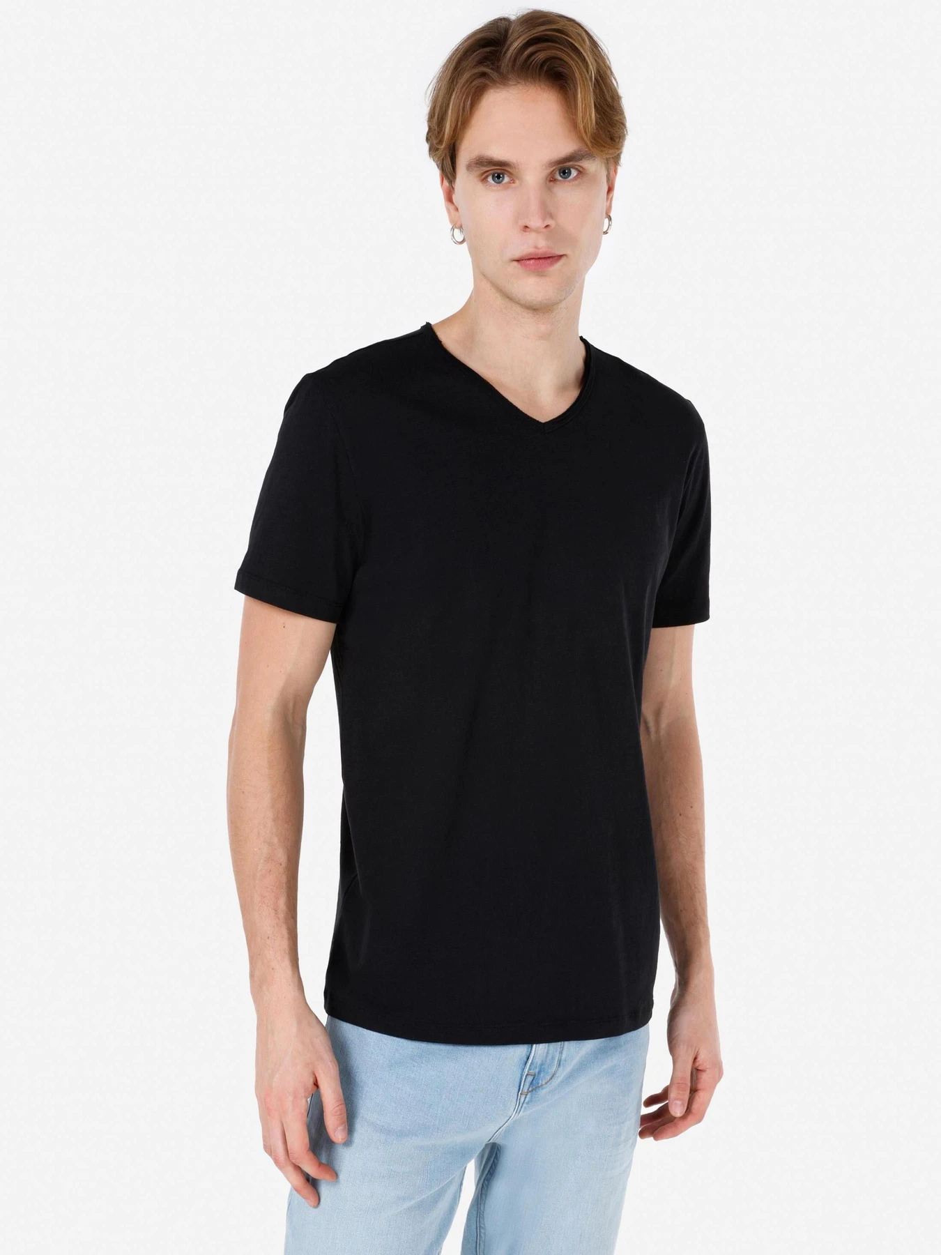 Футболки и поло Colin’s модель CL1058584_Q1.V1_BLK Футболки и поло Colin’s модель CL1058584_Q1.V1_BLK Фото