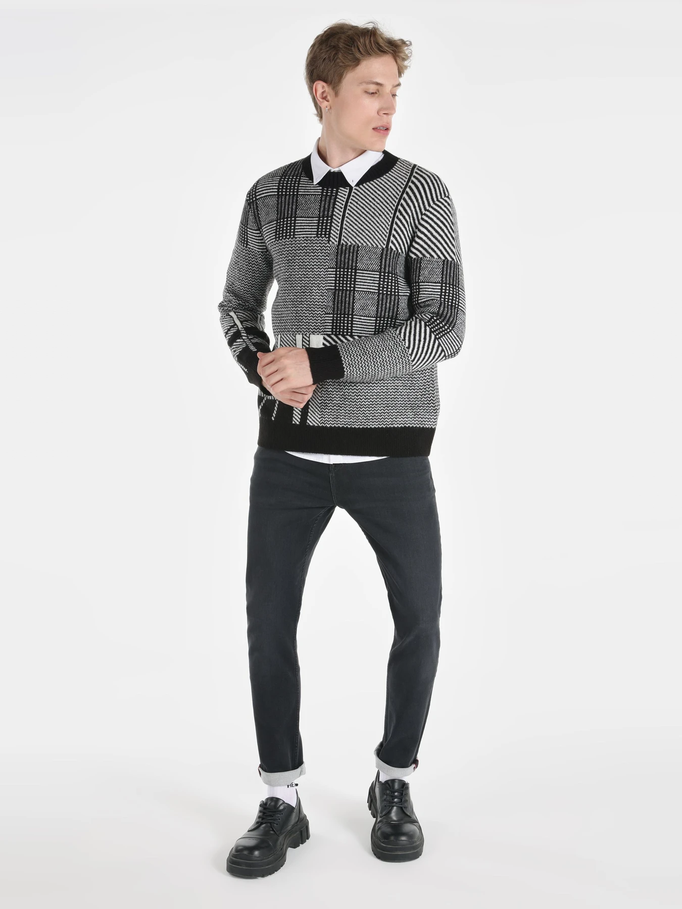 Худи и свитшоты Colin’s модель CL1065744_Q1.V1_BLK Фото