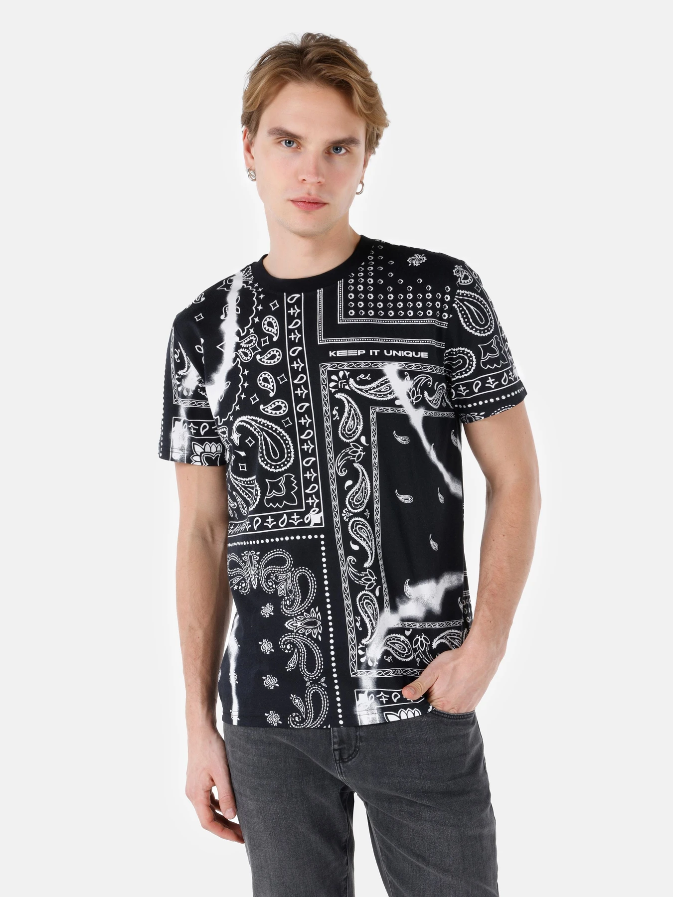 Футболки и поло Colin’s модель CL1068207_Q1.V1_BLK Фото