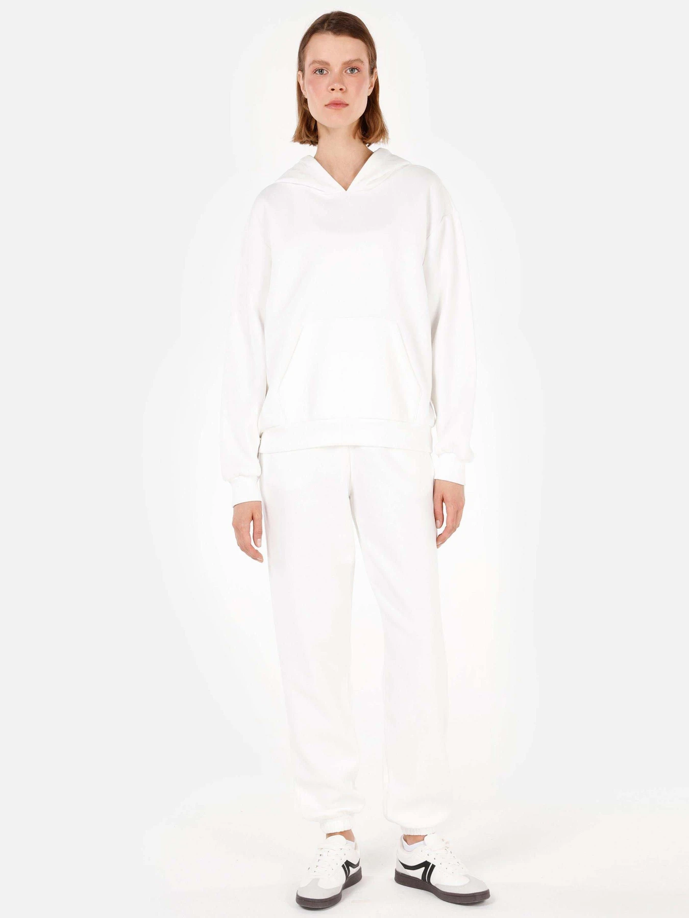 Худи и свитшоты Colin’s модель CL1070188_Q1.V1_WHT Фото