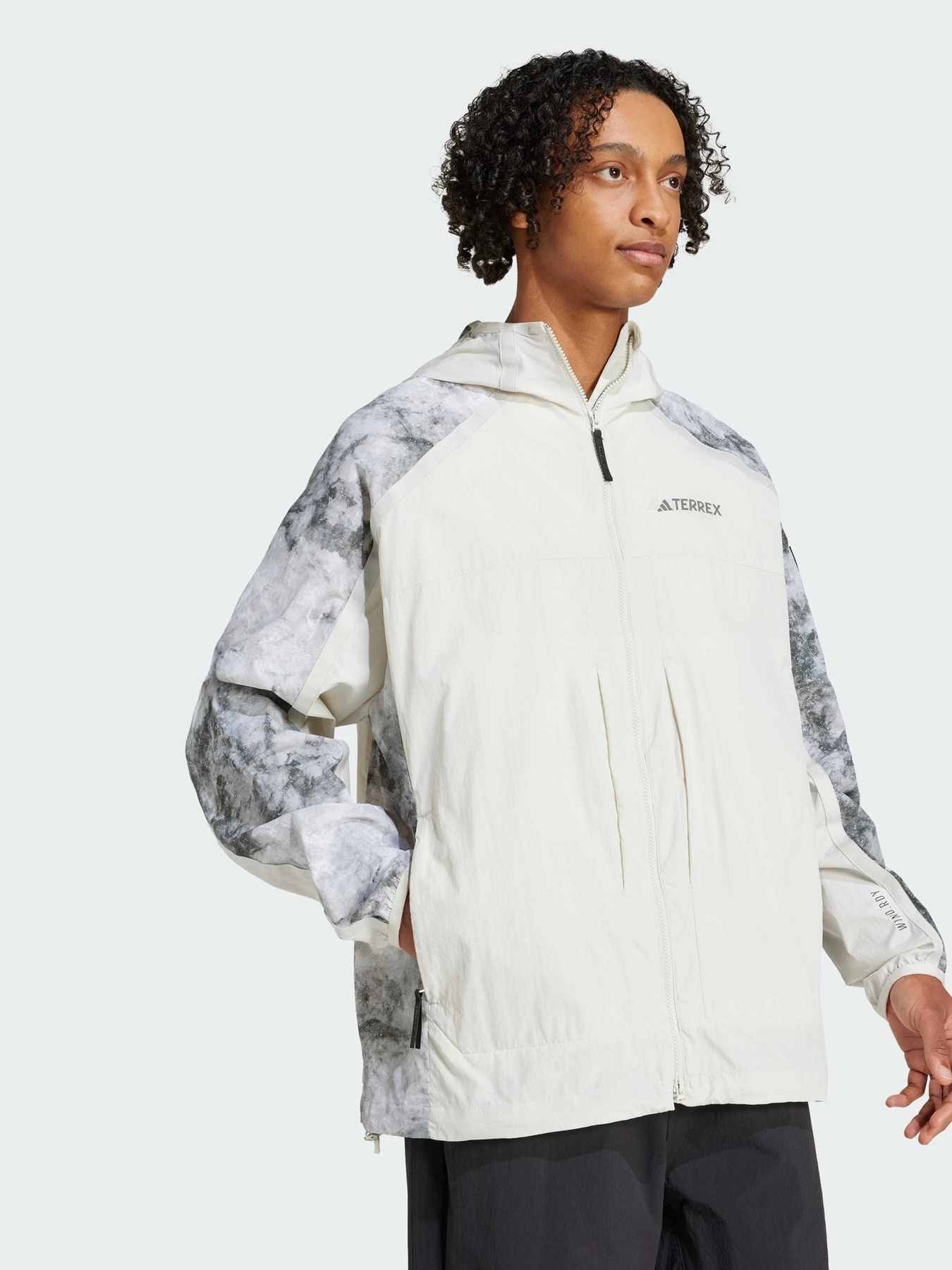 Куртки и дубленки Adidas модель JD5838 Куртки и дубленки Adidas модель JD5838 Фото