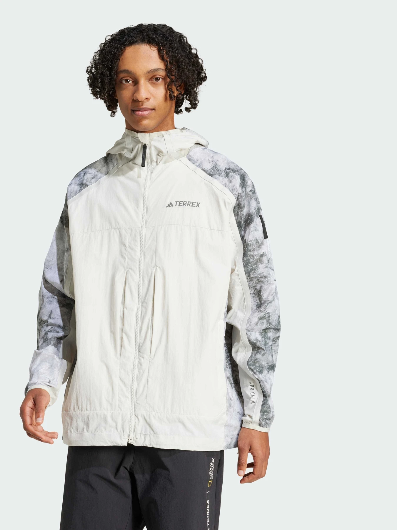 Куртки и дубленки Adidas модель JD5838 Куртки и дубленки Adidas модель JD5838 Фото