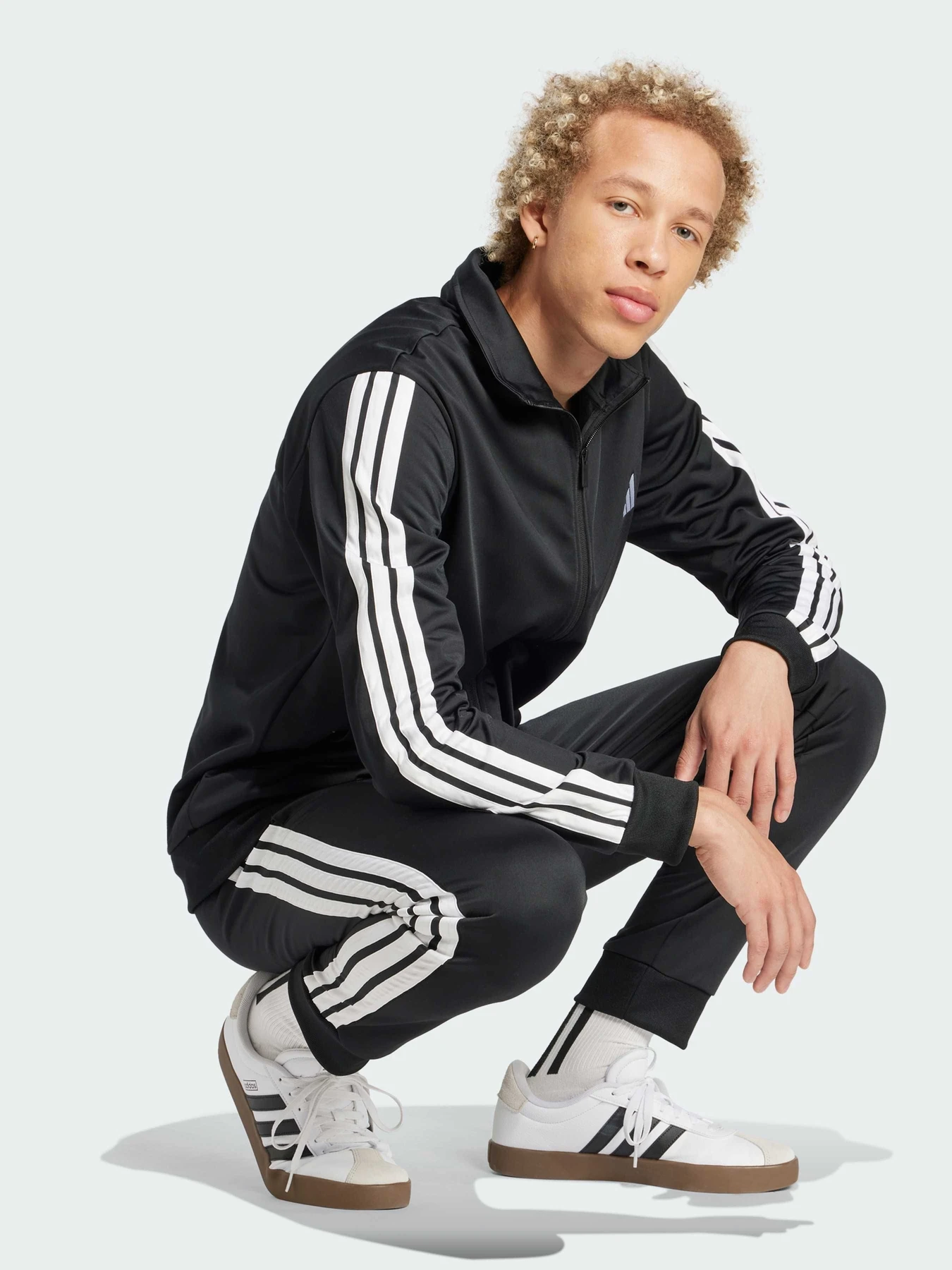 Костюмы Adidas 3 Stripes модель JI8858 Костюмы Adidas 3 Stripes модель JI8858 Фото