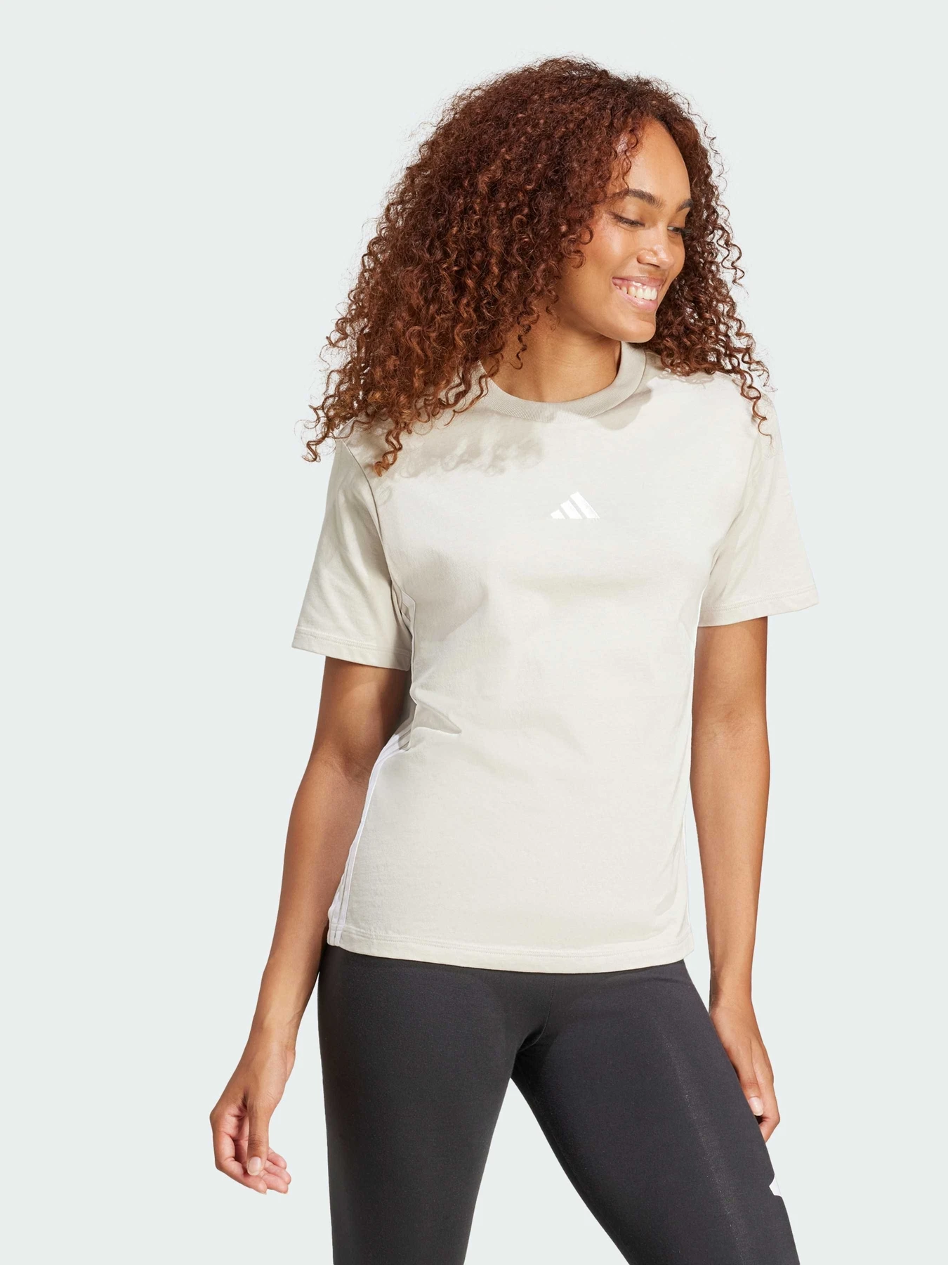 Футболки и поло Adidas модель JE1237 Футболки и поло Adidas модель JE1237 Фото