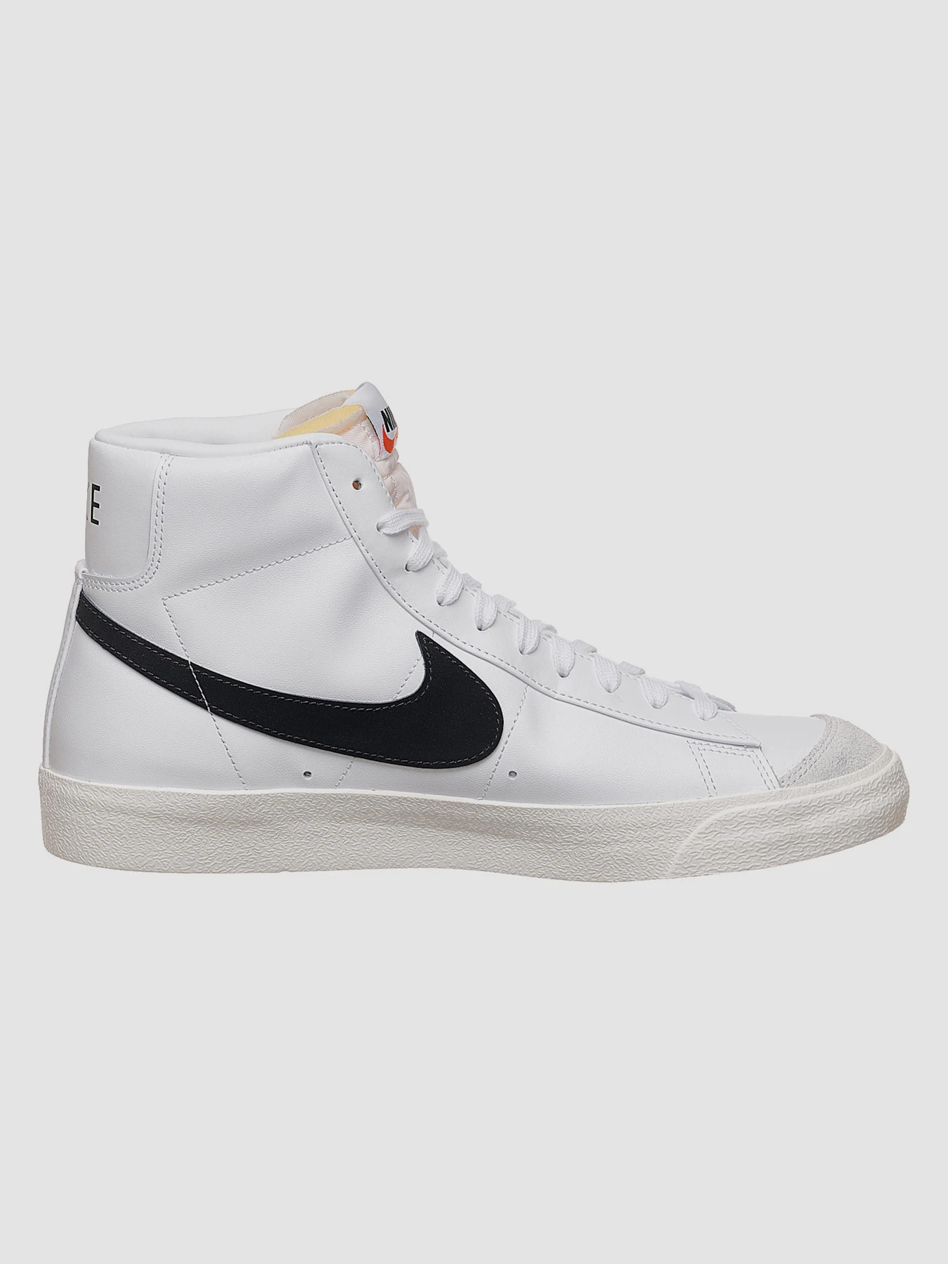 Кроссовки NIKE Nike Blazer Mid '77 Vintage (BQ6806-100) модель BQ6806-100 Кроссовки NIKE Nike Blazer Mid '77 Vintage (BQ6806-100) модель BQ6806-100 Фото