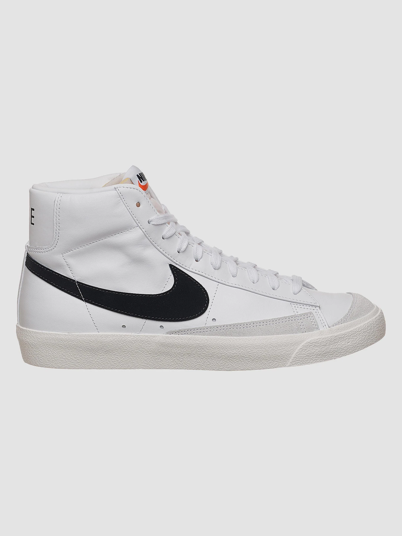 Кроссовки NIKE Nike Blazer Mid '77 Vintage (BQ6806-100) модель BQ6806-100 Кроссовки NIKE Nike Blazer Mid '77 Vintage (BQ6806-100) модель BQ6806-100 Фото