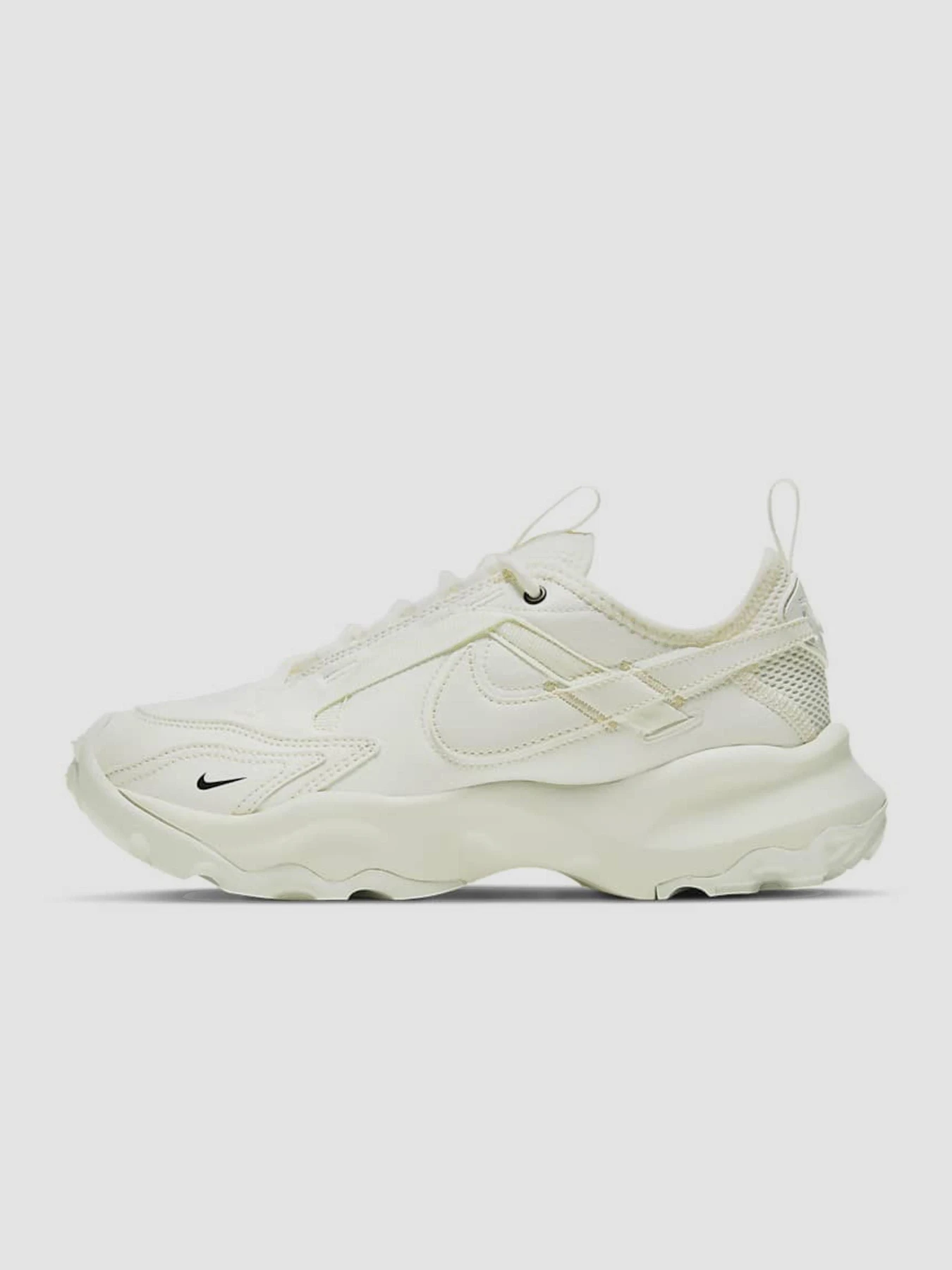 Кросівки NIKE Tc 7900 модель DD9682-100 Кросівки NIKE Tc 7900 модель DD9682-100 Фото