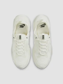 Кросівки NIKE Tc 7900 модель DD9682-100 Фото