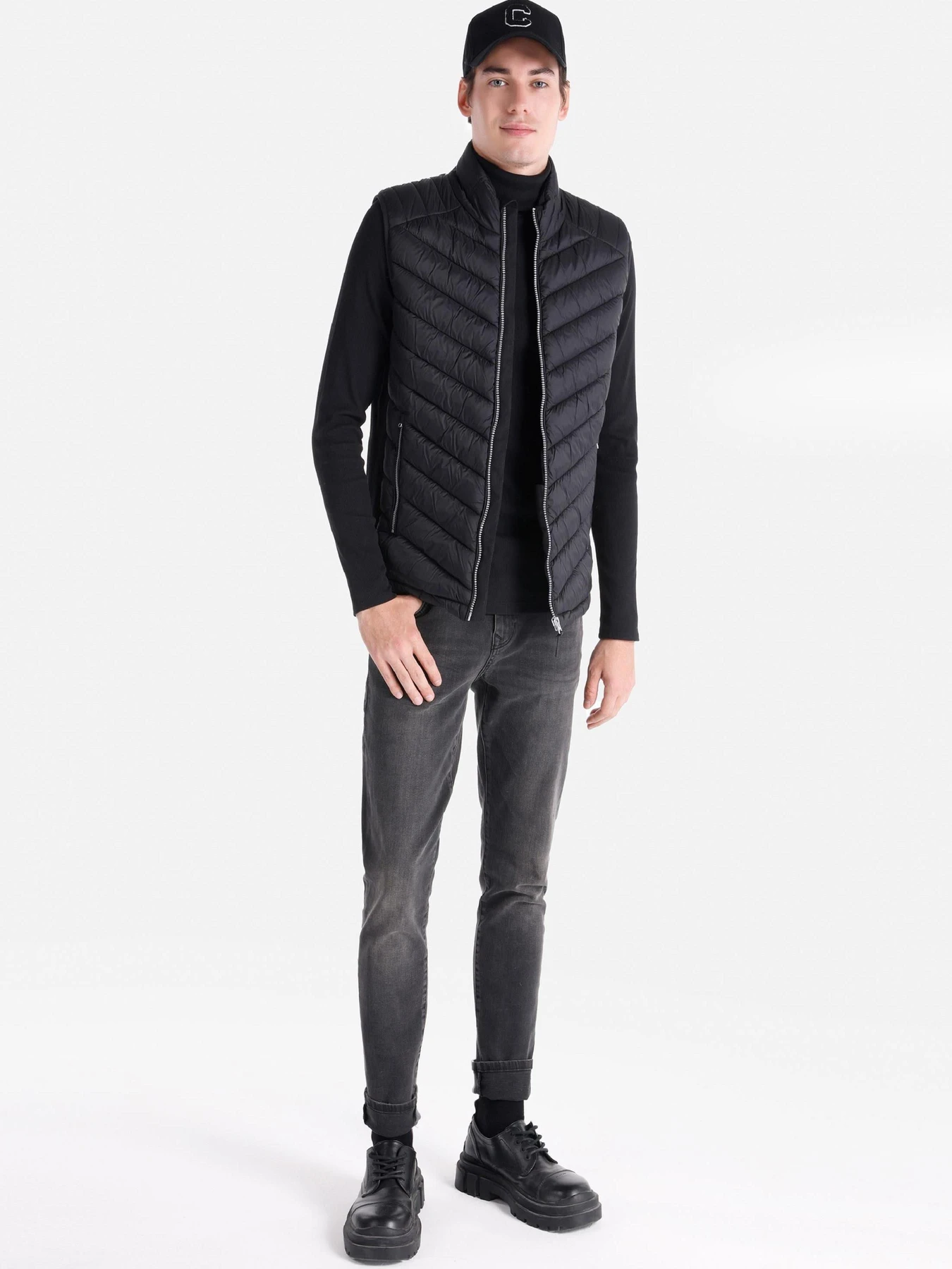 Куртки и дубленки Colin’s модель CL1045390_Q1.V1_BLK Фото