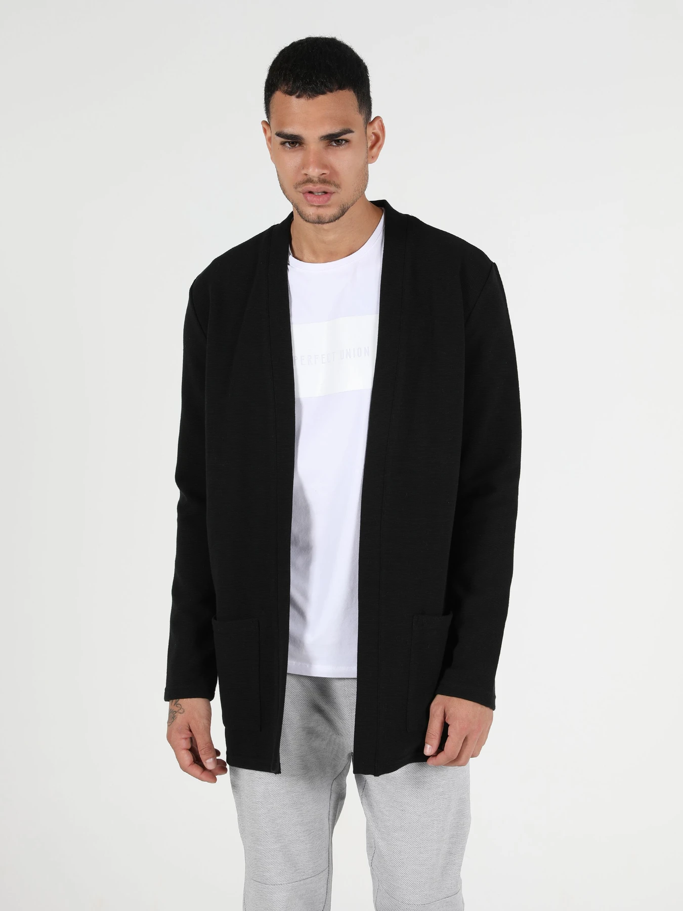 Худи и свитшоты Colin’s модель CL1050968_Q1.V1_BLK Фото