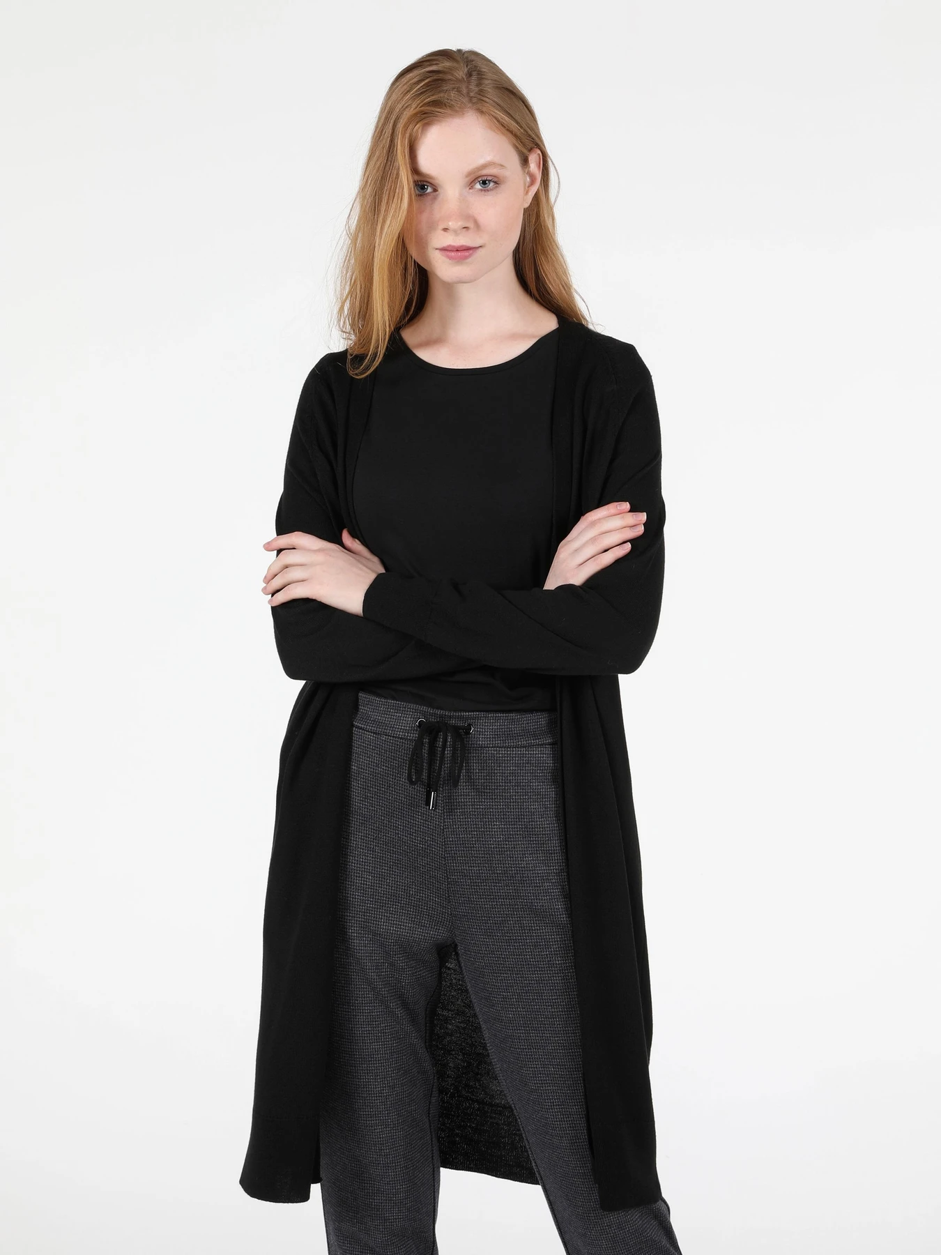 Худи и свитшоты Colin’s модель CL1050370_Q1.V1_BLK Фото