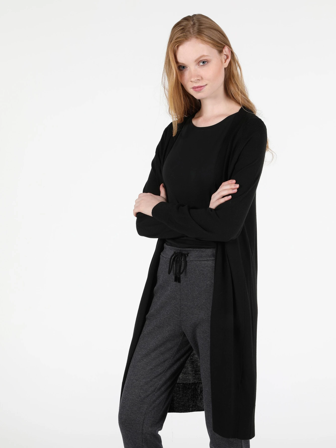 Худи и свитшоты Colin’s модель CL1050370_Q1.V1_BLK Фото