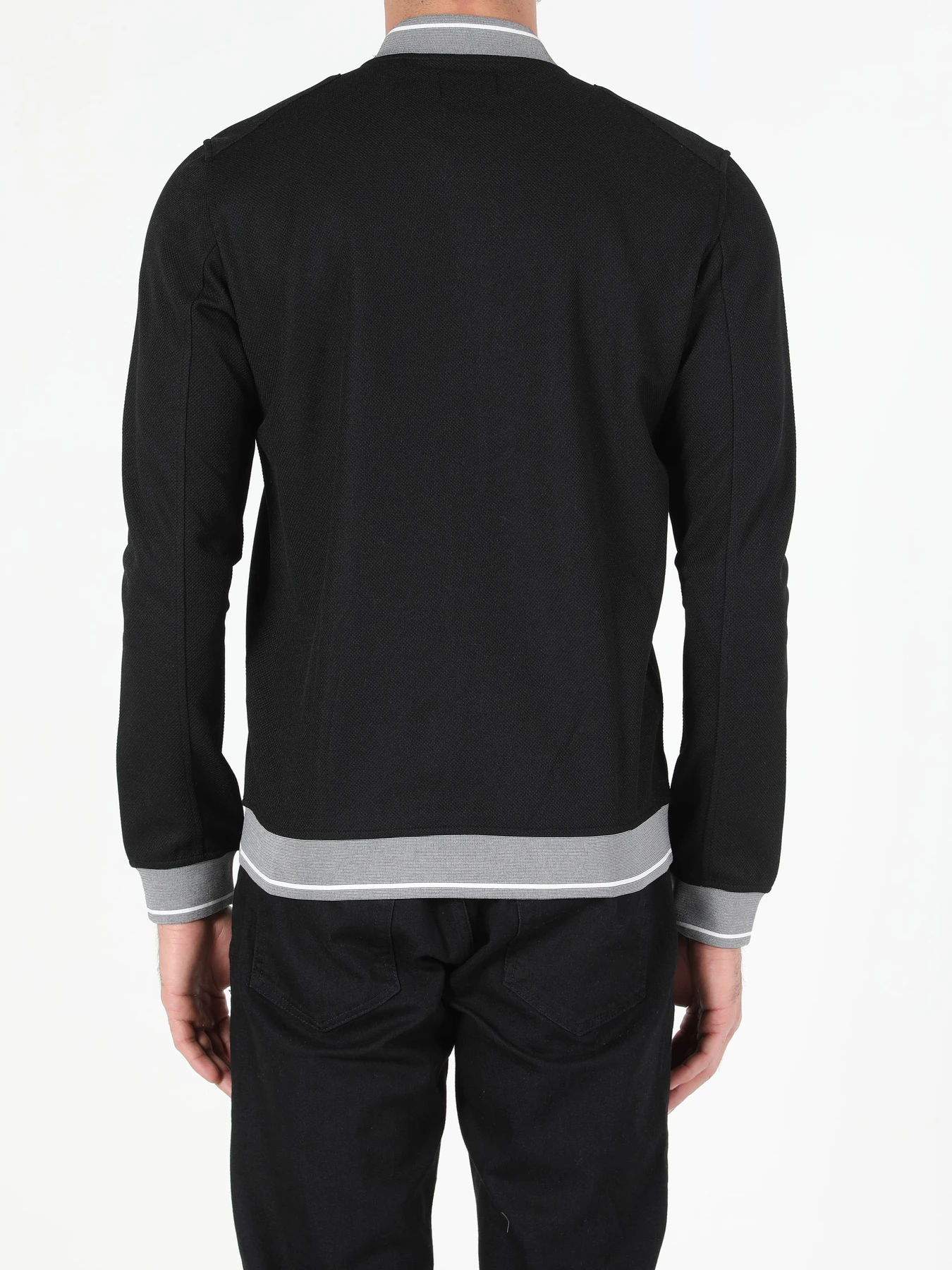 Куртки и дубленки Colin’s модель CL1052987_Q1.V1_BLK Фото