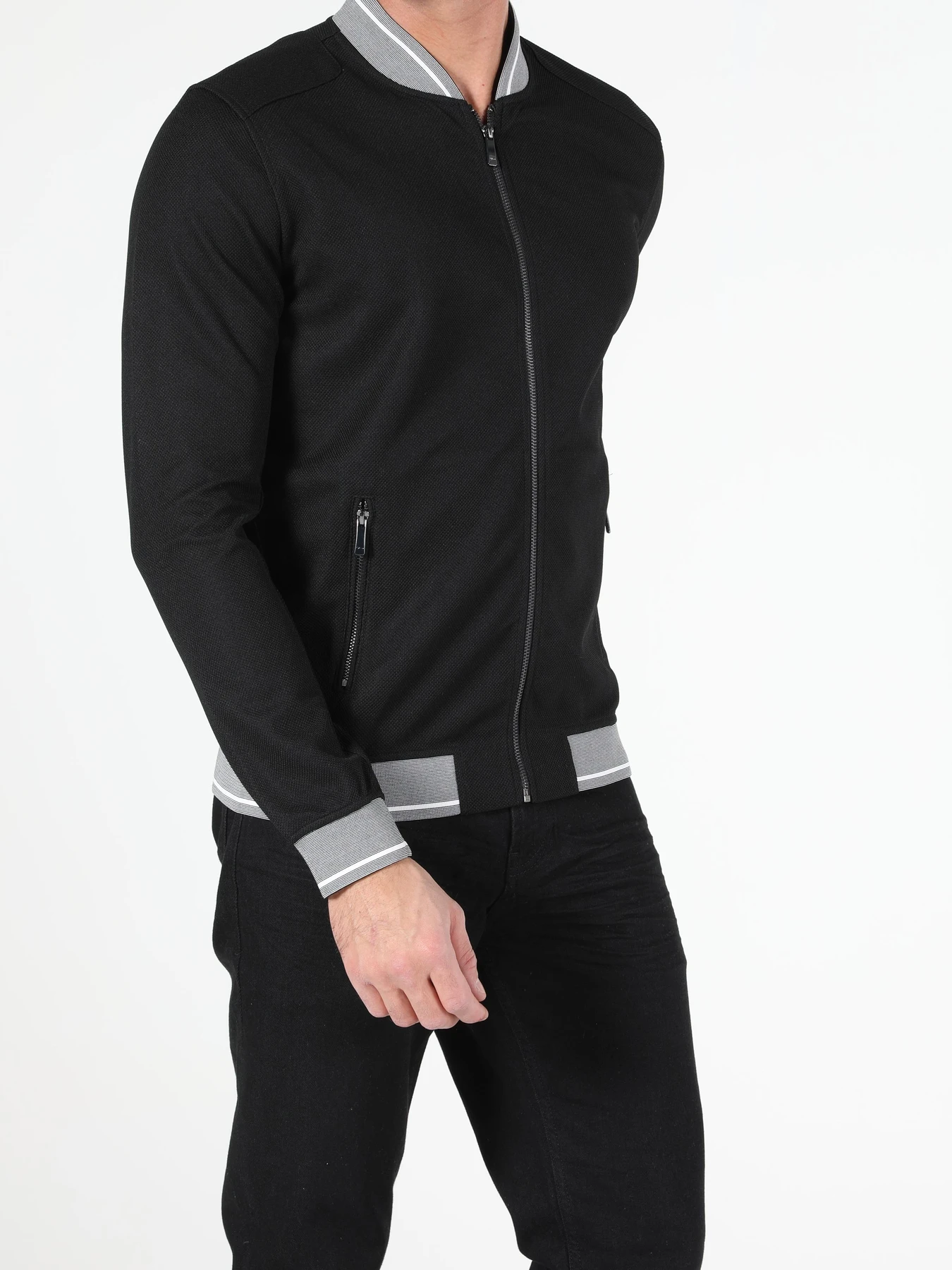 Куртки и дубленки Colin’s модель CL1052987_Q1.V1_BLK Фото