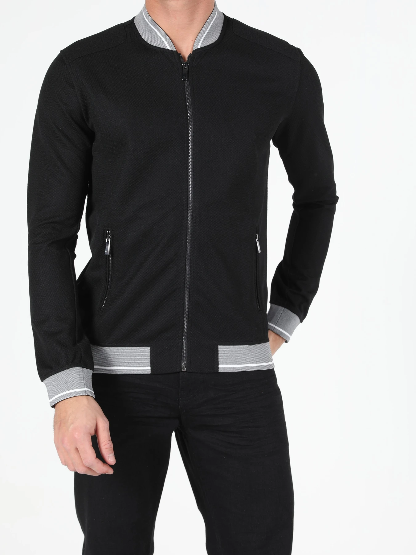 Куртки и дубленки Colin’s модель CL1052987_Q1.V1_BLK Фото