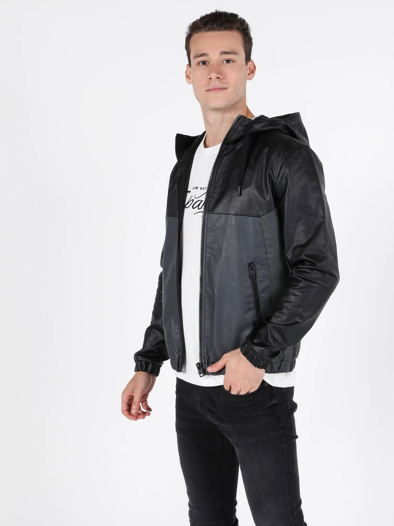 Куртки и дубленки Colin’s модель CL1050094_Q1.V1_BLK Фото