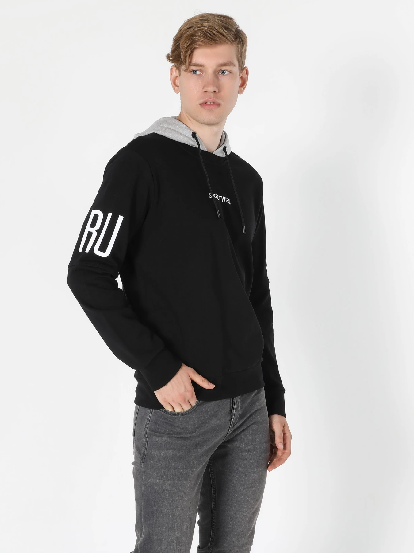 Худи и свитшоты Colin’s модель CL1055409_Q1.V1_BLK Фото