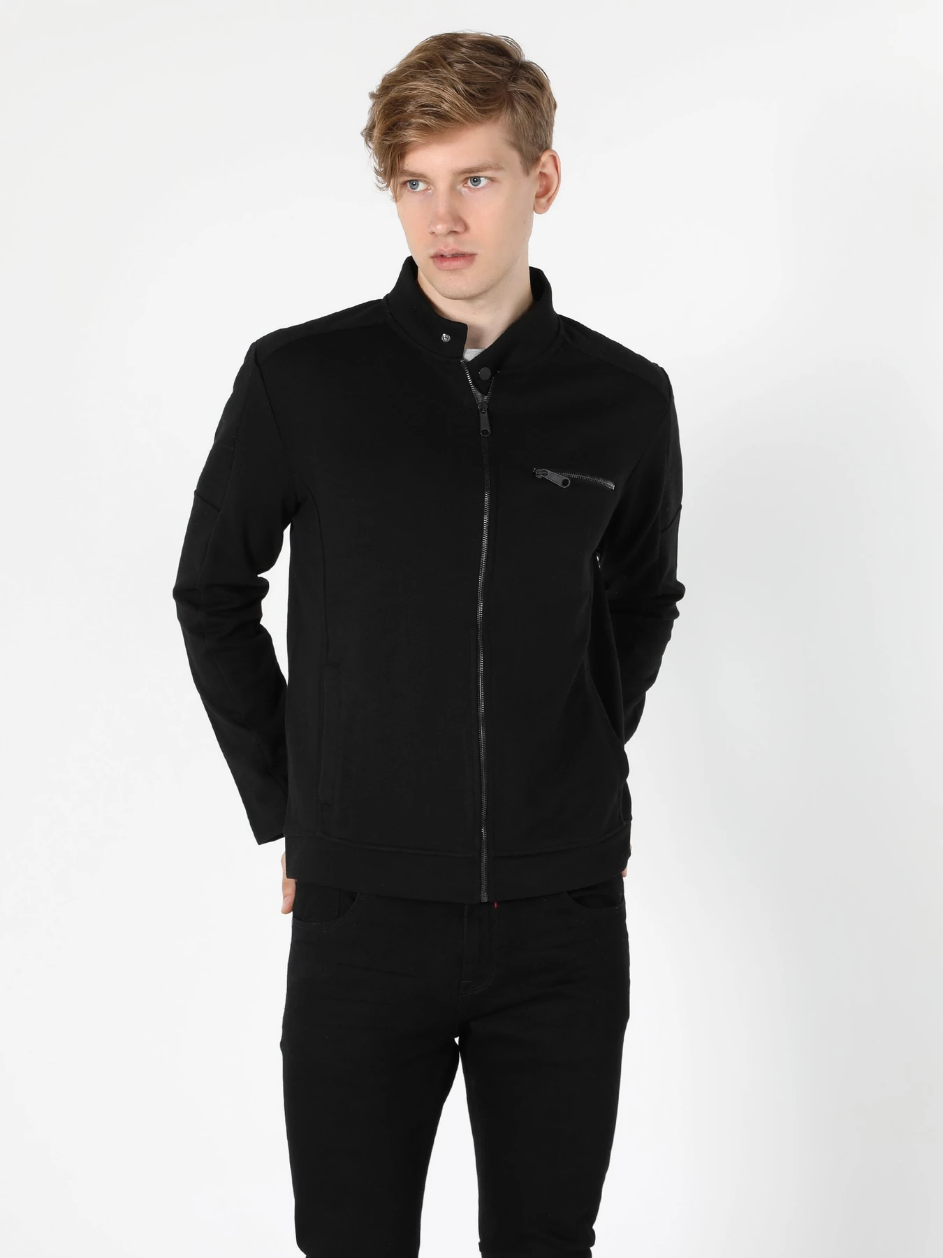 Куртки и дубленки Colin’s модель CL1055171_Q1.V1_BLK Фото