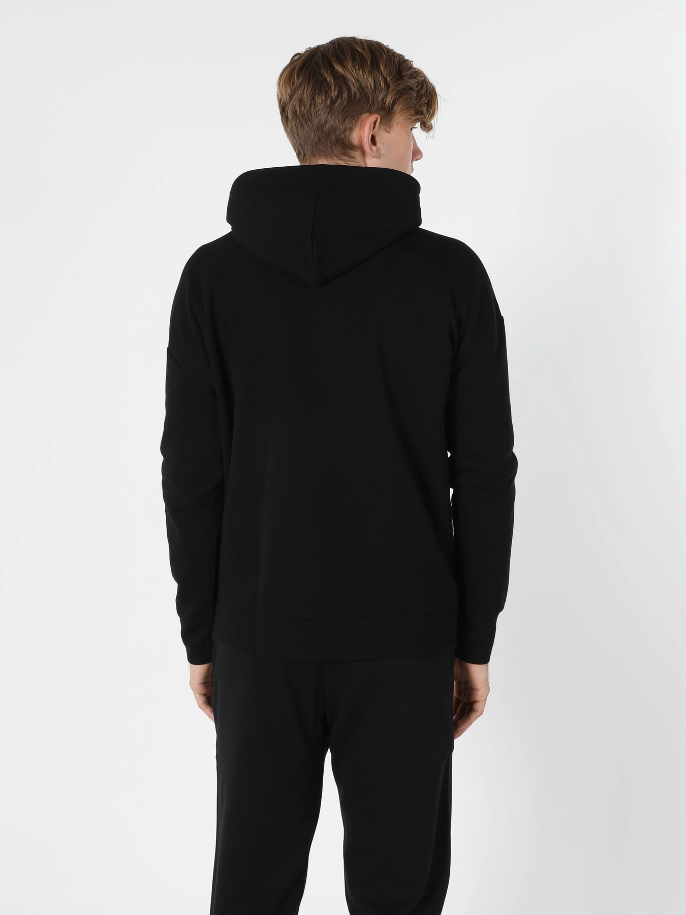 Худи и свитшоты Colin’s модель CL1054842_Q1.V1_BLK Фото