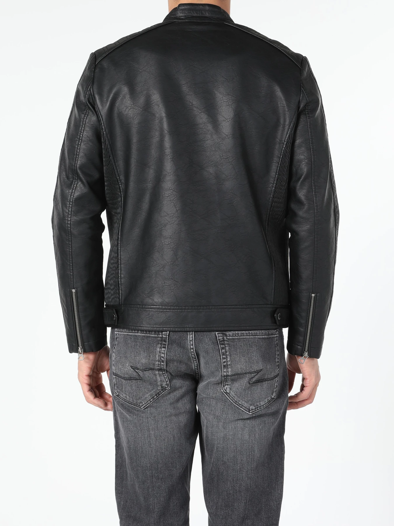 Куртки и дубленки Colin’s модель CL1052389_Q1.V1_BLK Фото