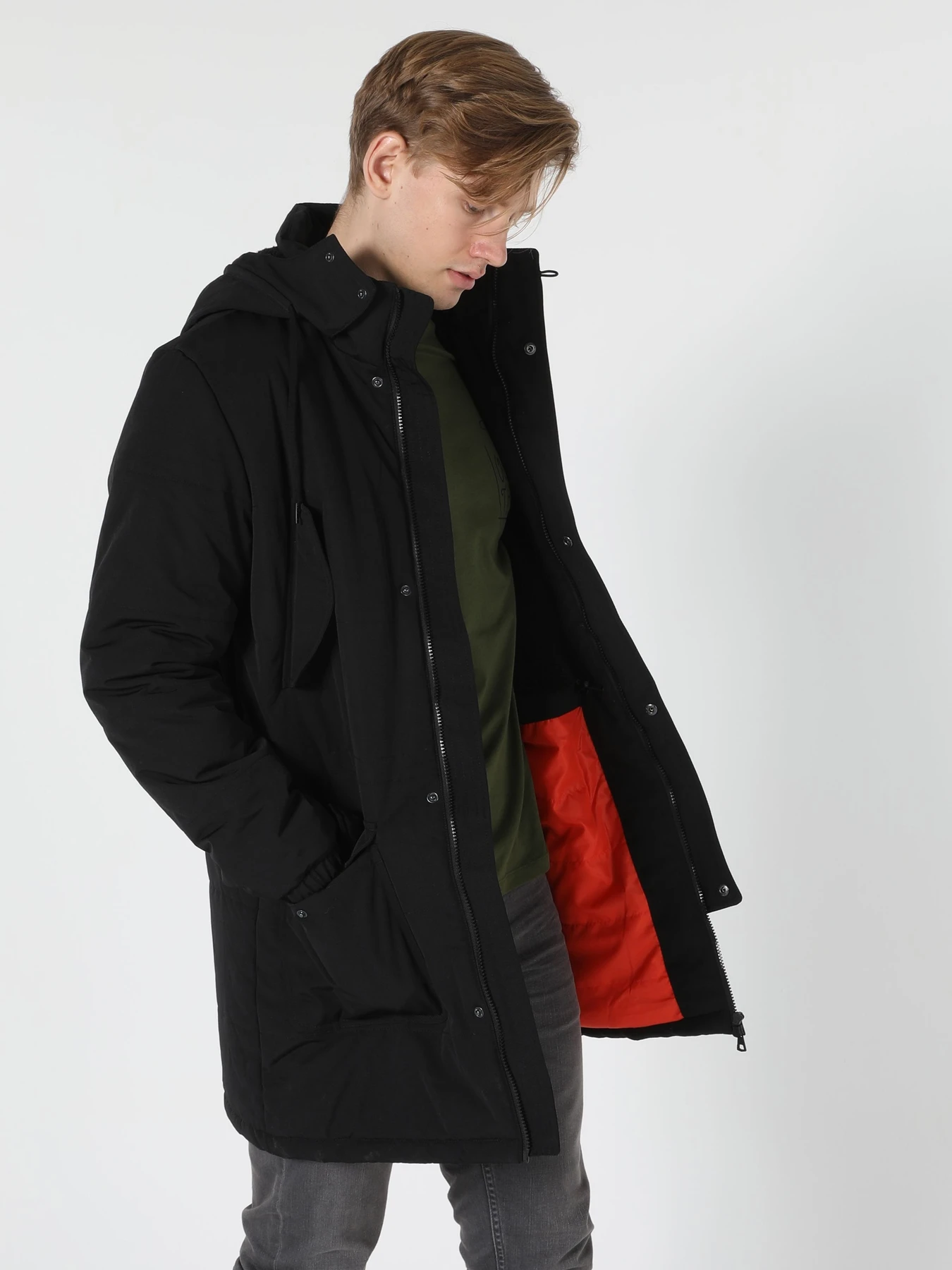 Куртки и дубленки Colin’s модель CL1054812_Q1.V1_BLK Фото