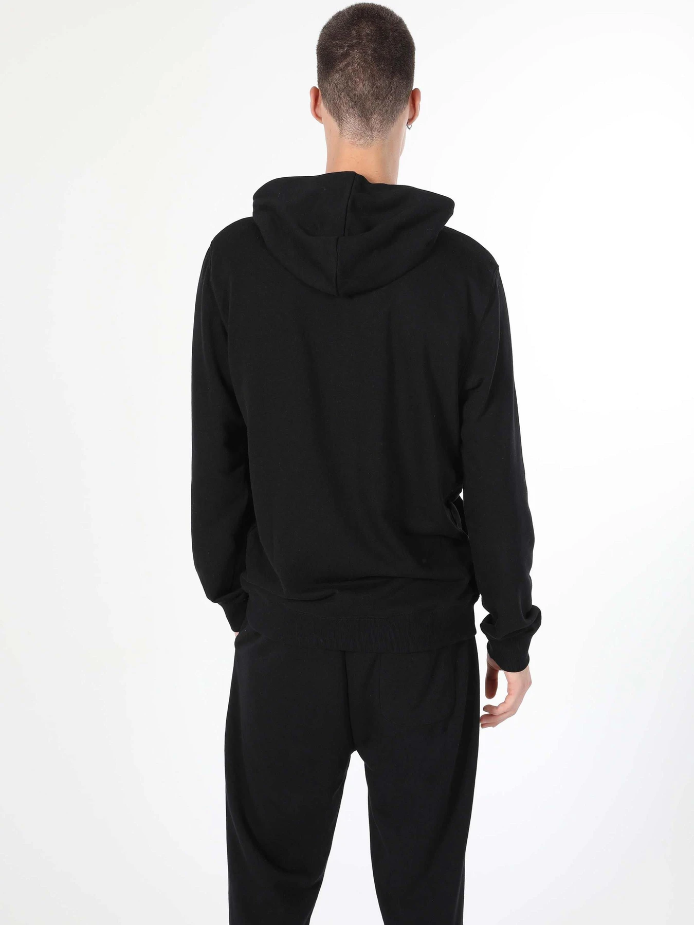 Худі та світшоти Colin’s модель CL1055785_Q1.V1_BLK Фото