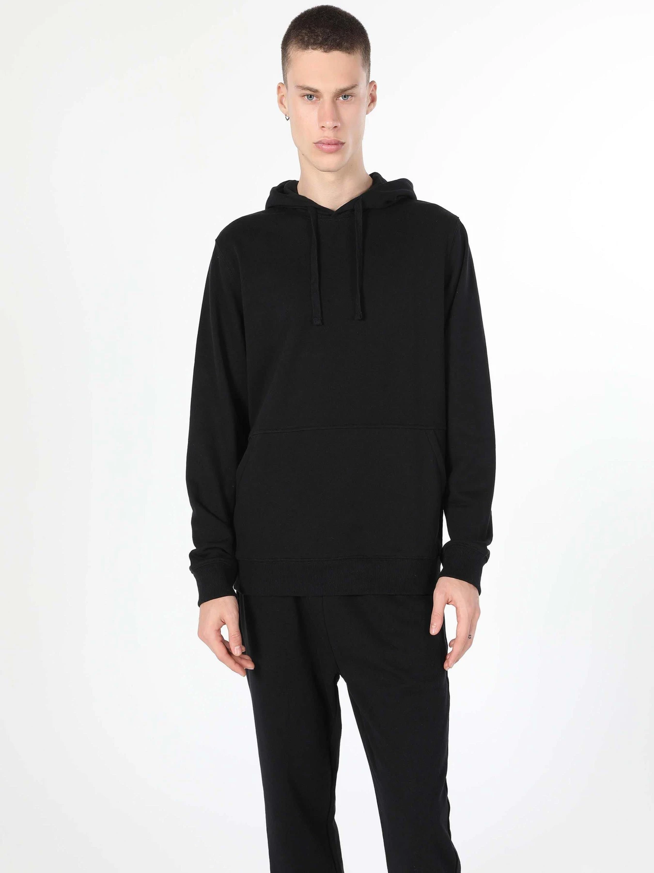 Худі та світшоти Colin’s модель CL1055785_Q1.V1_BLK Фото