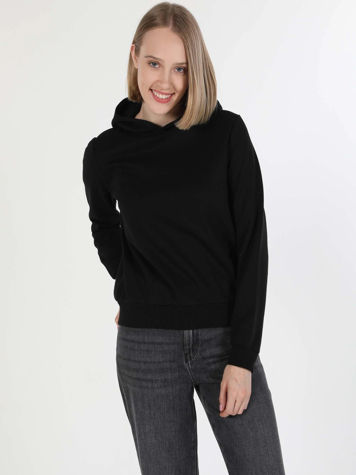 Худи и свитшоты Colin’s модель CL1055506_Q1.V1_BLK Фото