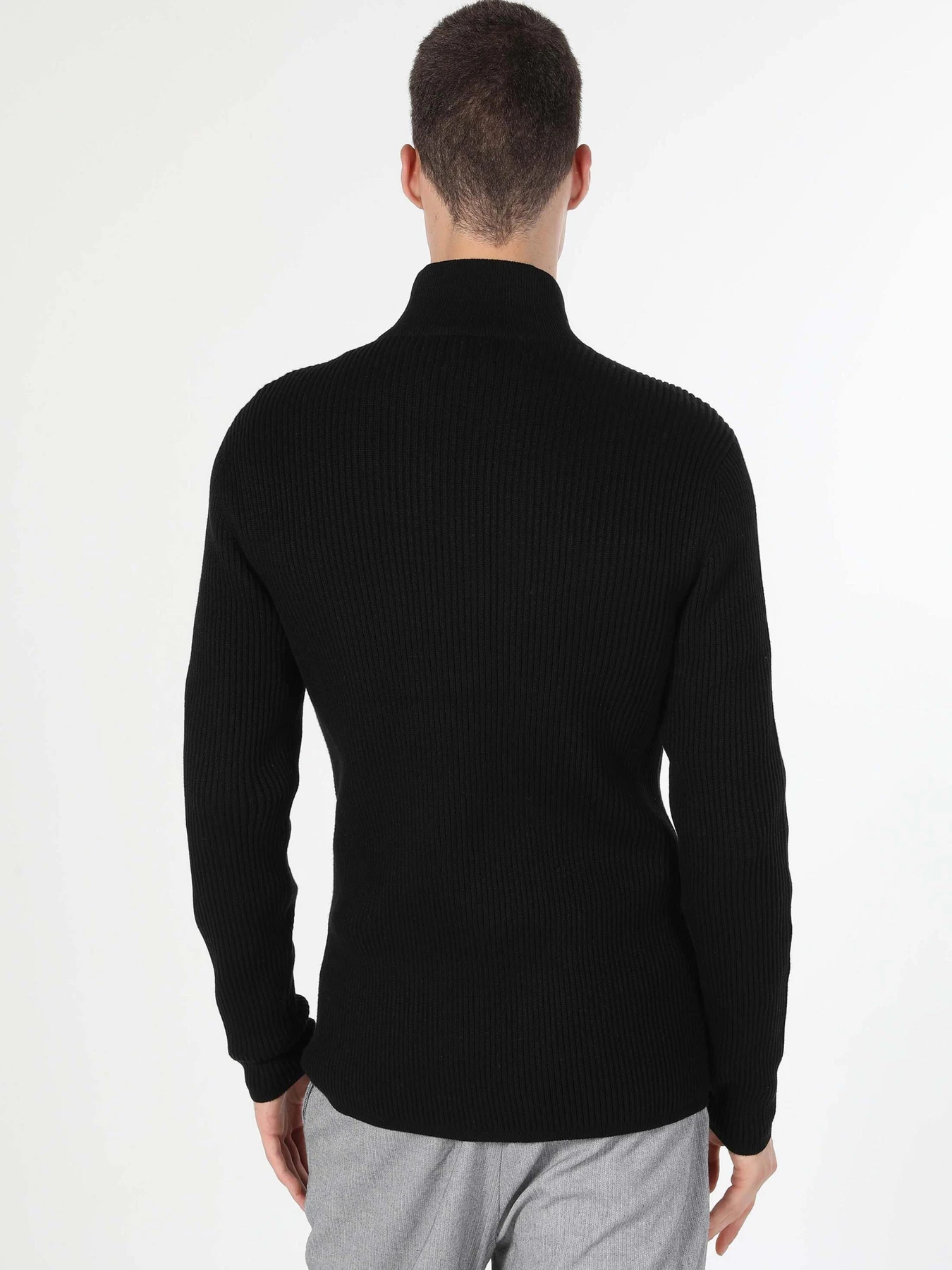 Худи и свитшоты Colin’s модель CL1055784_Q1.V1_BLK Фото